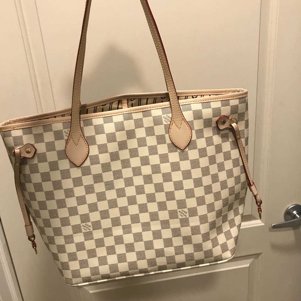 louis vuitton neverfull and pouch